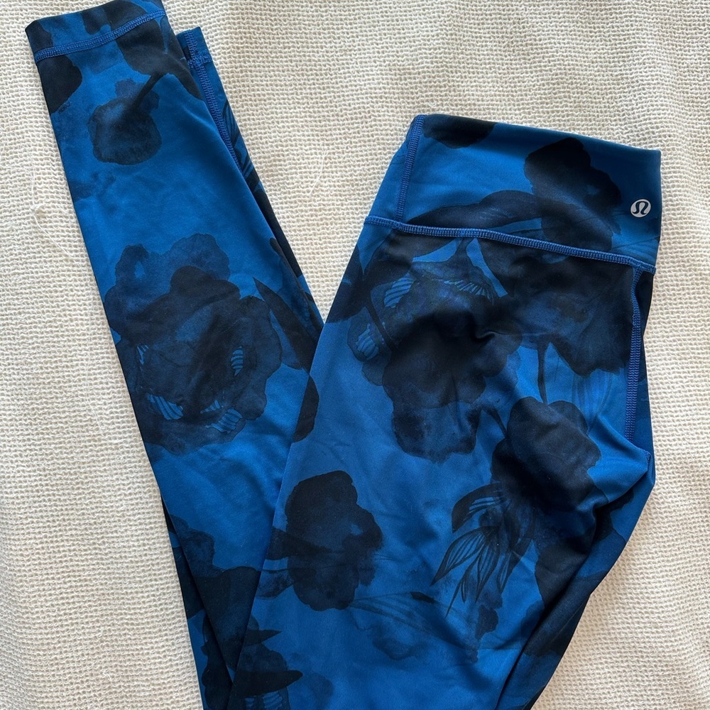 lululemon athletica Wunder From Under Navy Floral Leggings